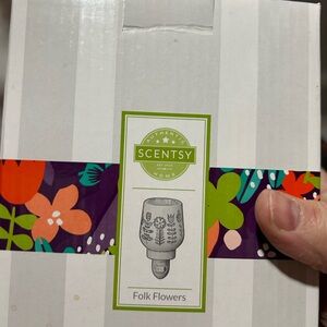 Scentsy Folk Flowers Candle Holder - Vibrant Floral Design